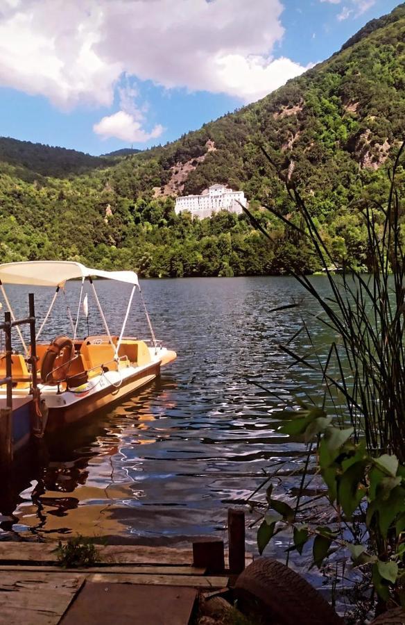 Villa Enrico Monticchio  Eksteriør bilde